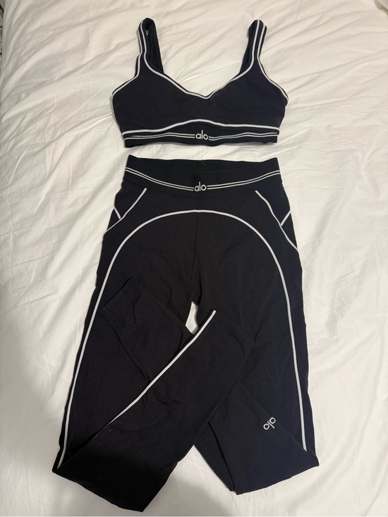 ALO Yoga Pants - Alo Yoga - Airbrush High Waist Heart Throb Legging (bra posted seperately)
